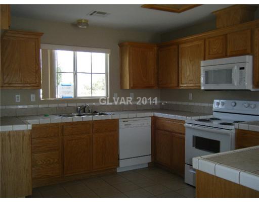 210 Diamond Bar Road Pahrump, NV 89048 - Photo 4 of 11 Kitchen.