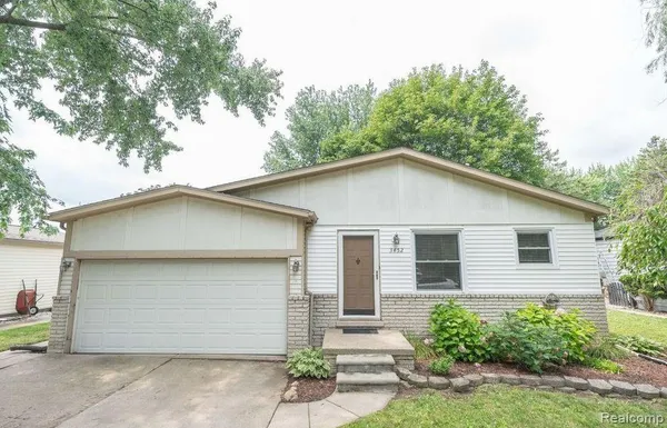 $325,000 | 3452 Cone Avenue, Rochester Hills, MI 48309