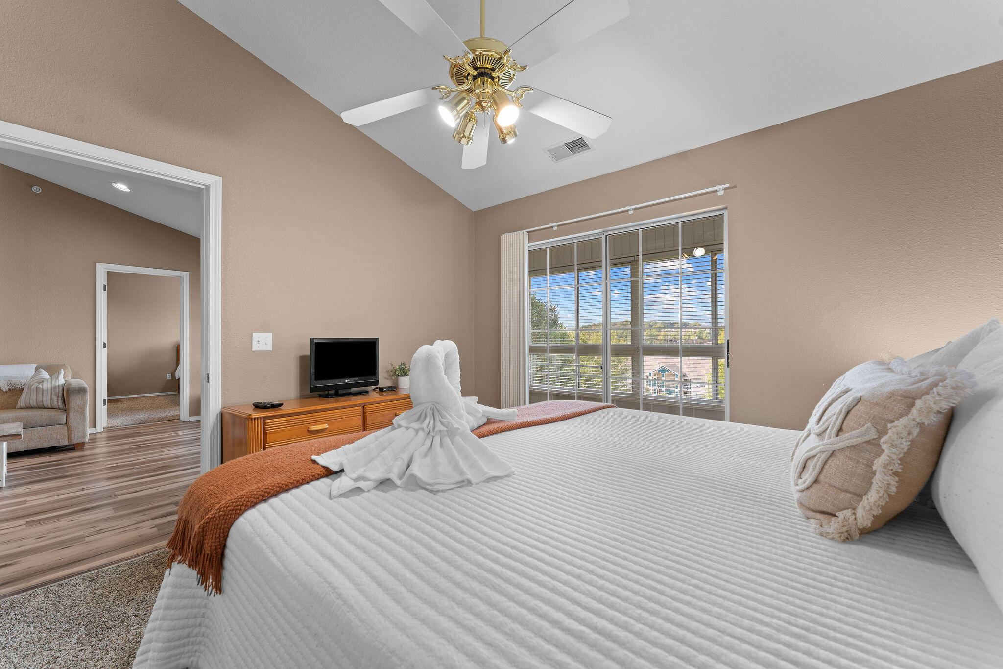 530 Spring Creek Road, Unit 12 Branson, MO 65616 - Photo 20 of 47 Guest Room 1