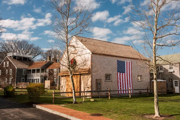 $4,500,000 | 8 Sea Street, Nantucket, MA 02554