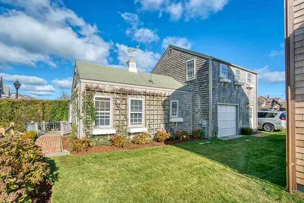 $4,500,000 | 8 Sea Street, Nantucket, MA 02554