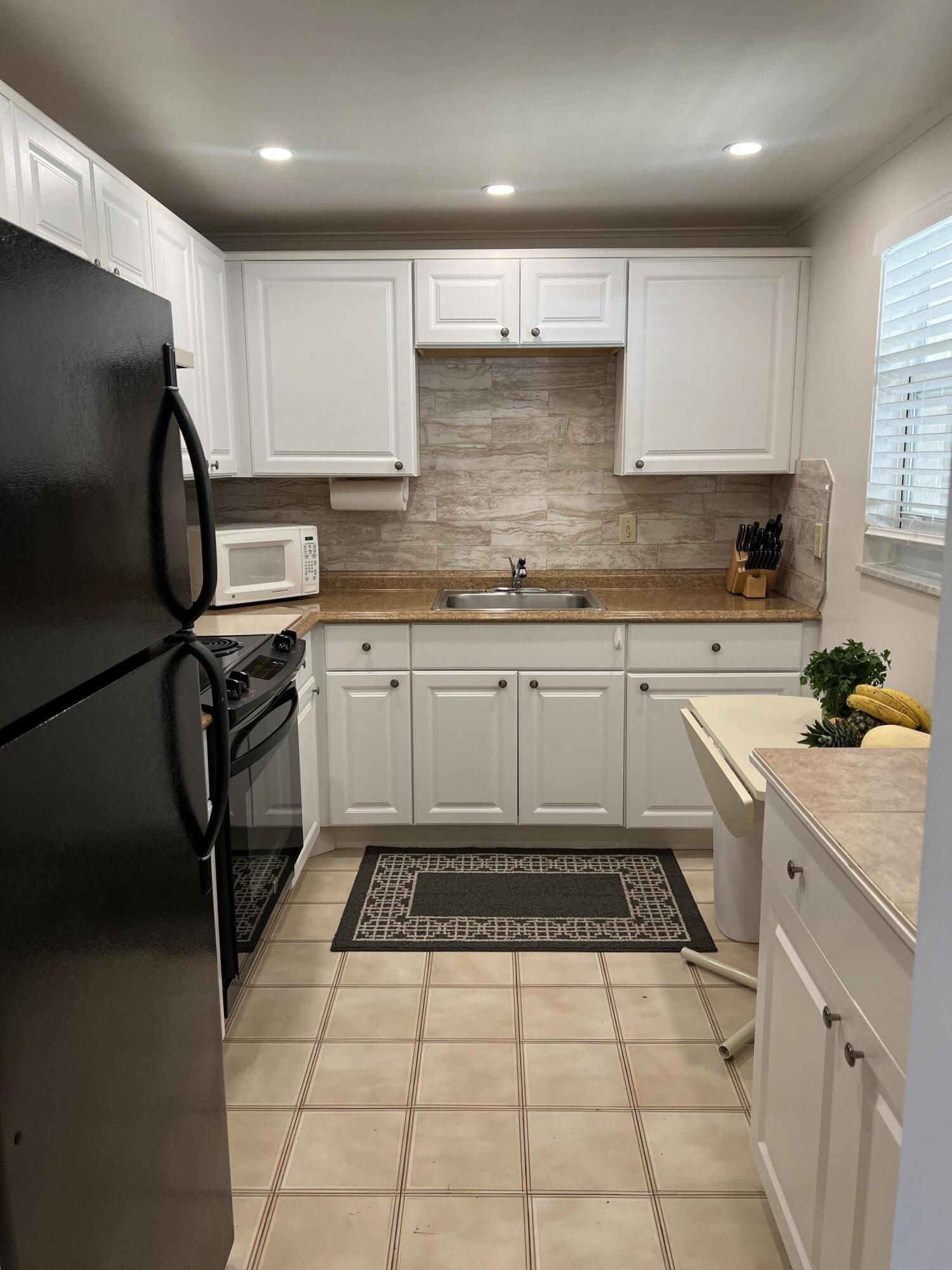 504 Davis Road, Unit 95 Palm Springs, FL 33461 - Photo 3 of 17 KITCHENDAVIS