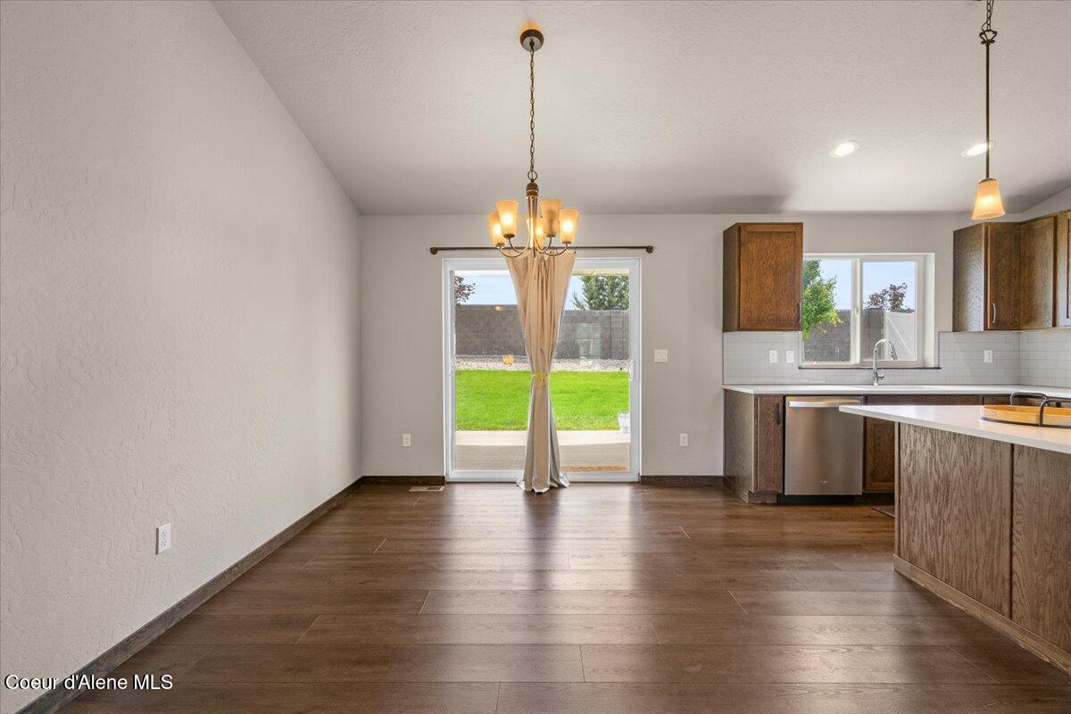 8544 West Seed Avenue Rathdrum, ID 83858 - Photo 15 of 41 15-Dining Room