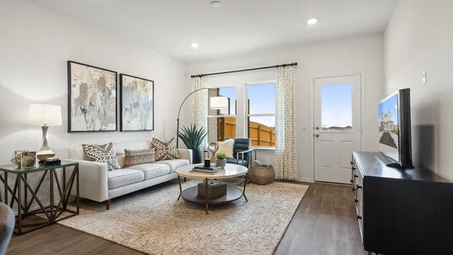 $332,990 | 15108 A Afleet Alex Street, Manor, TX 78653