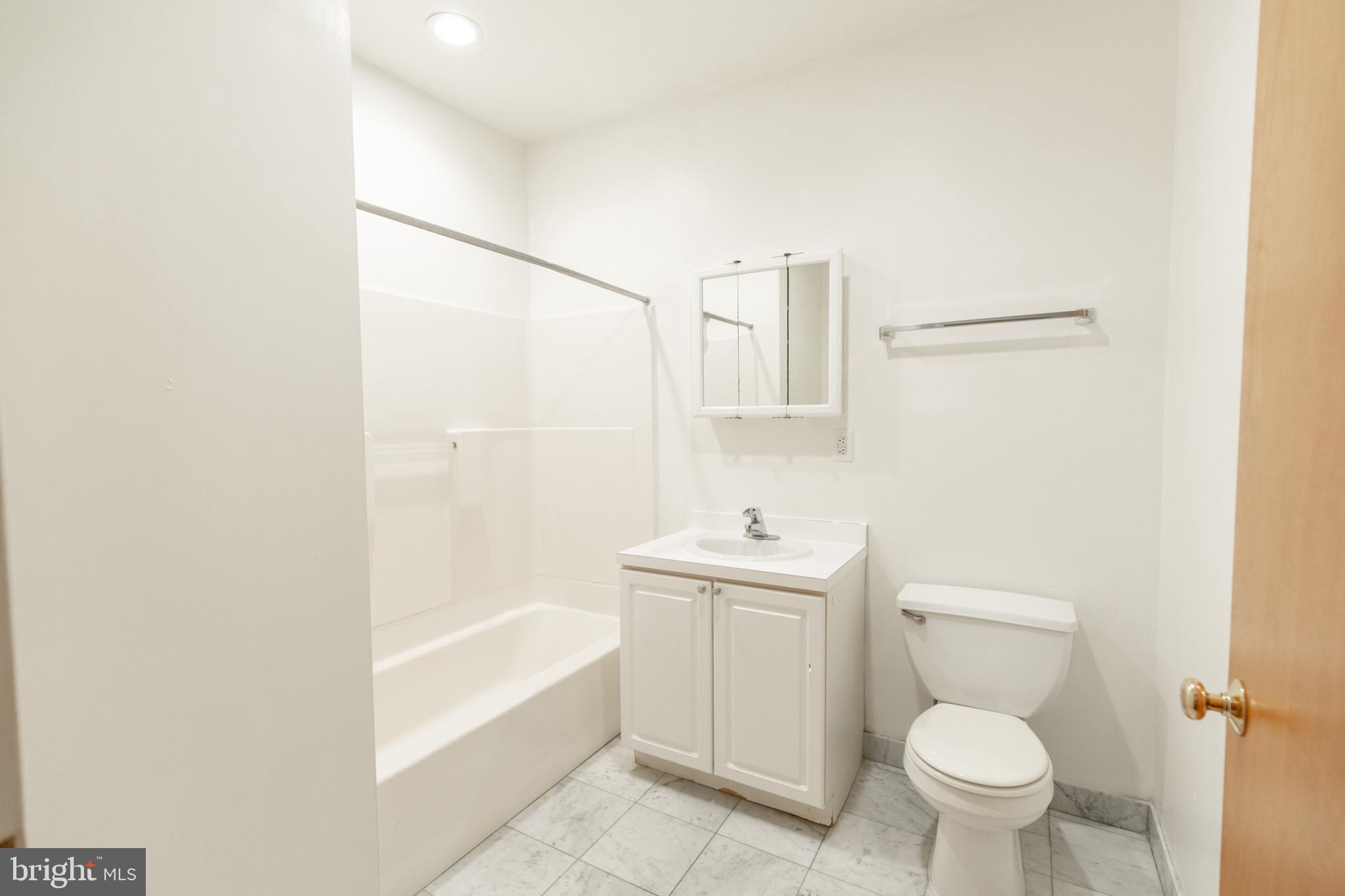 220 South 16th Street, Unit 802 Philadelphia, PA 19102 - Photo 25 of 40