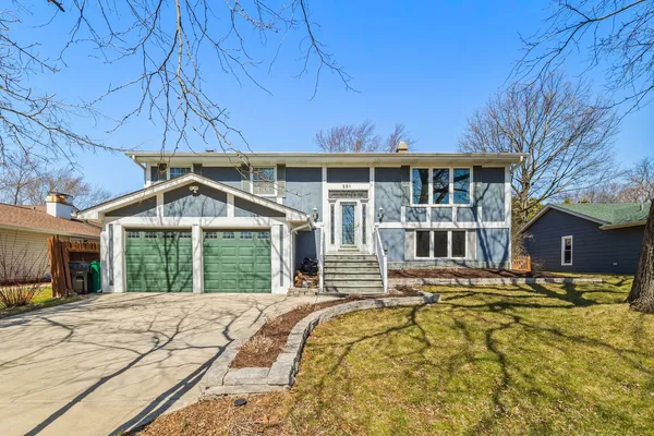 $475,000 | 251 Hawthorne Drive, Bloomingdale, IL 60108