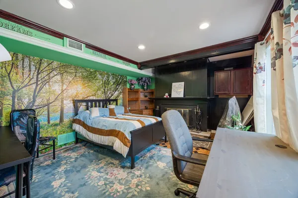 $475,000 | 251 Hawthorne Drive, Bloomingdale, IL 60108