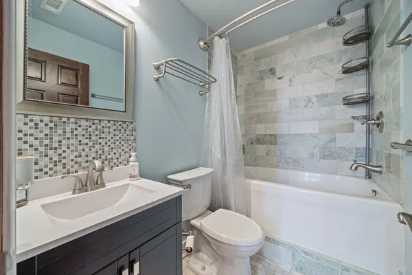 $475,000 | 251 Hawthorne Drive, Bloomingdale, IL 60108