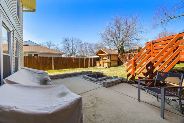 $475,000 | 251 Hawthorne Drive, Bloomingdale, IL 60108