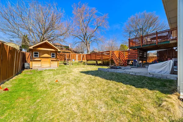 $475,000 | 251 Hawthorne Drive, Bloomingdale, IL 60108