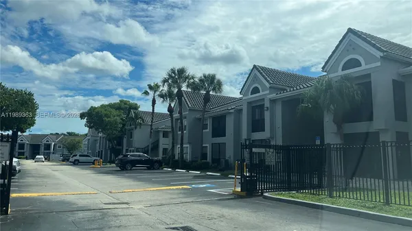 $2,400 | 15051 Southwest 103rd Lane, Unit 4107, Miami, FL 33196