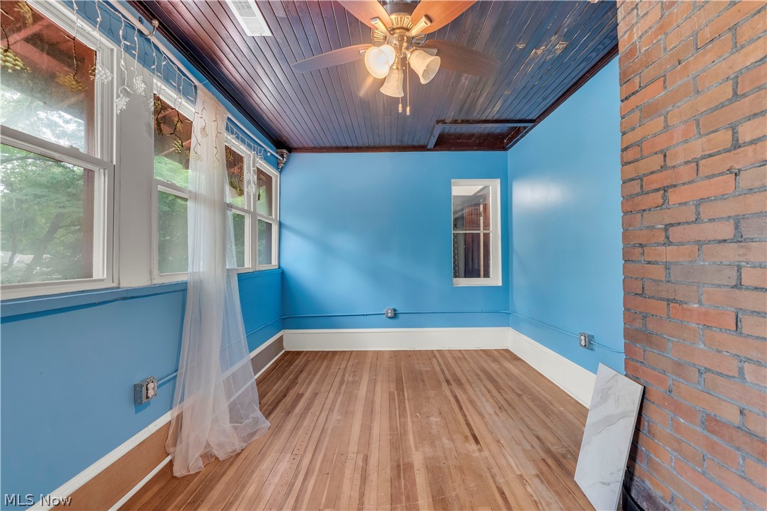 17406 Nottingham Road Cleveland, OH 44119 - Photo 11 of 45 Gallery Image 11