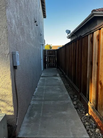 $465,000 | 1460 Portsmouth Lane, Gustine, CA 95322