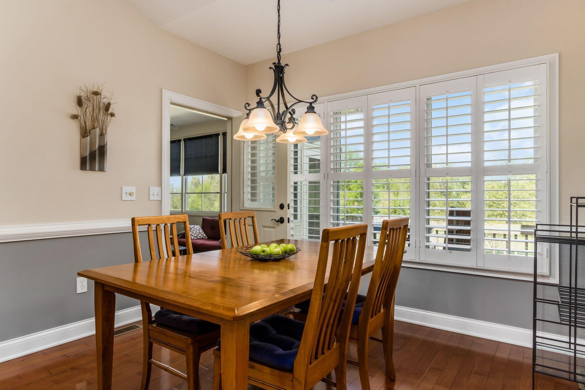 16635 Boston Road Sunbury, OH 43074 - Photo 26 of 58 eating space to back room - 16635 Boston