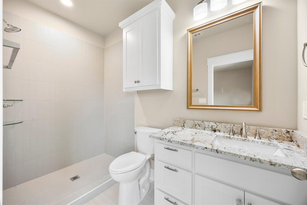 14740 County Road 355 Terrell, TX 75161 - Photo 25 of 35 Upstairs Ensuite bathroom