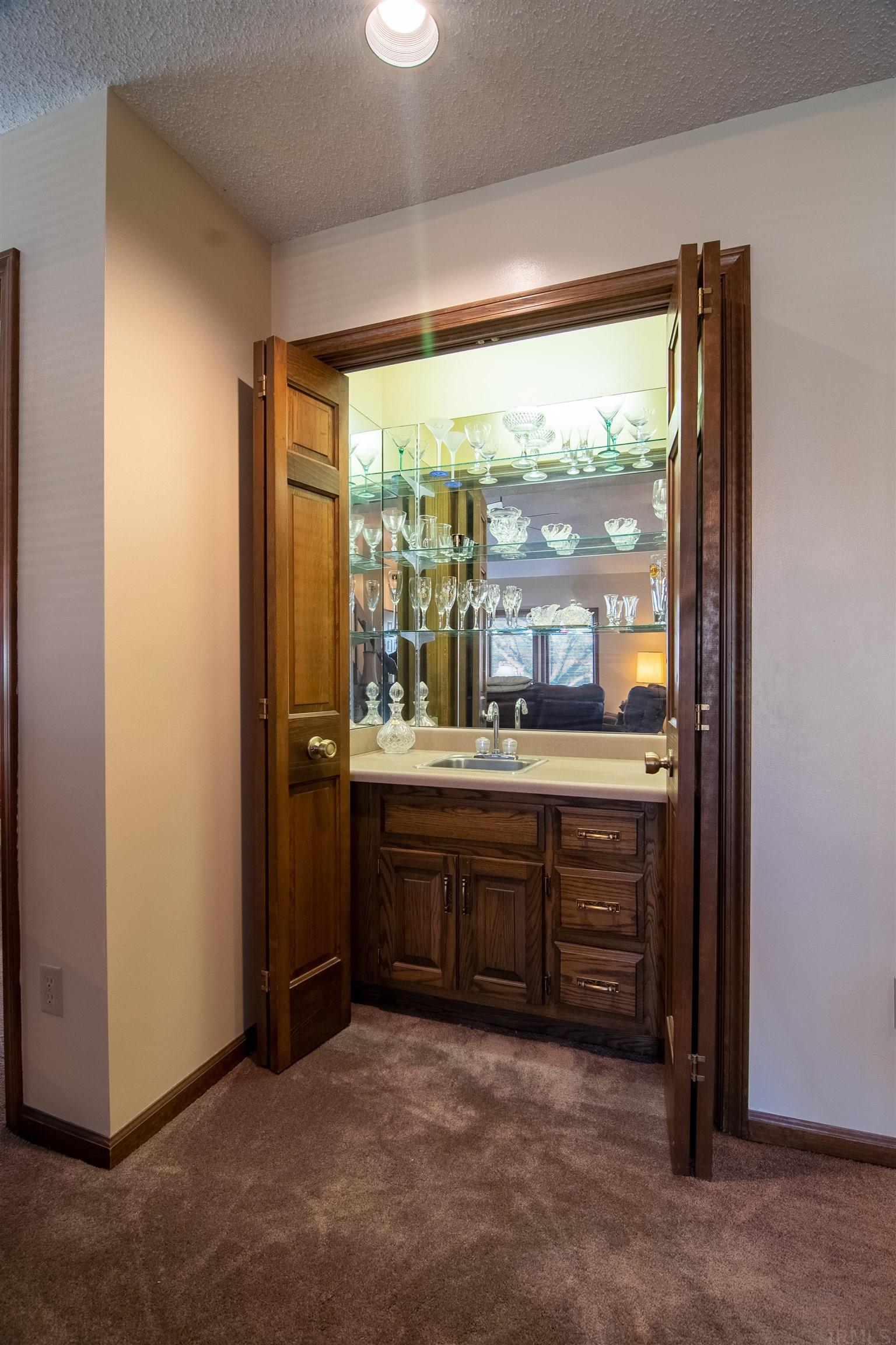 2521 Kingston Point Fort Wayne, IN 46815 - Photo 13 of 28