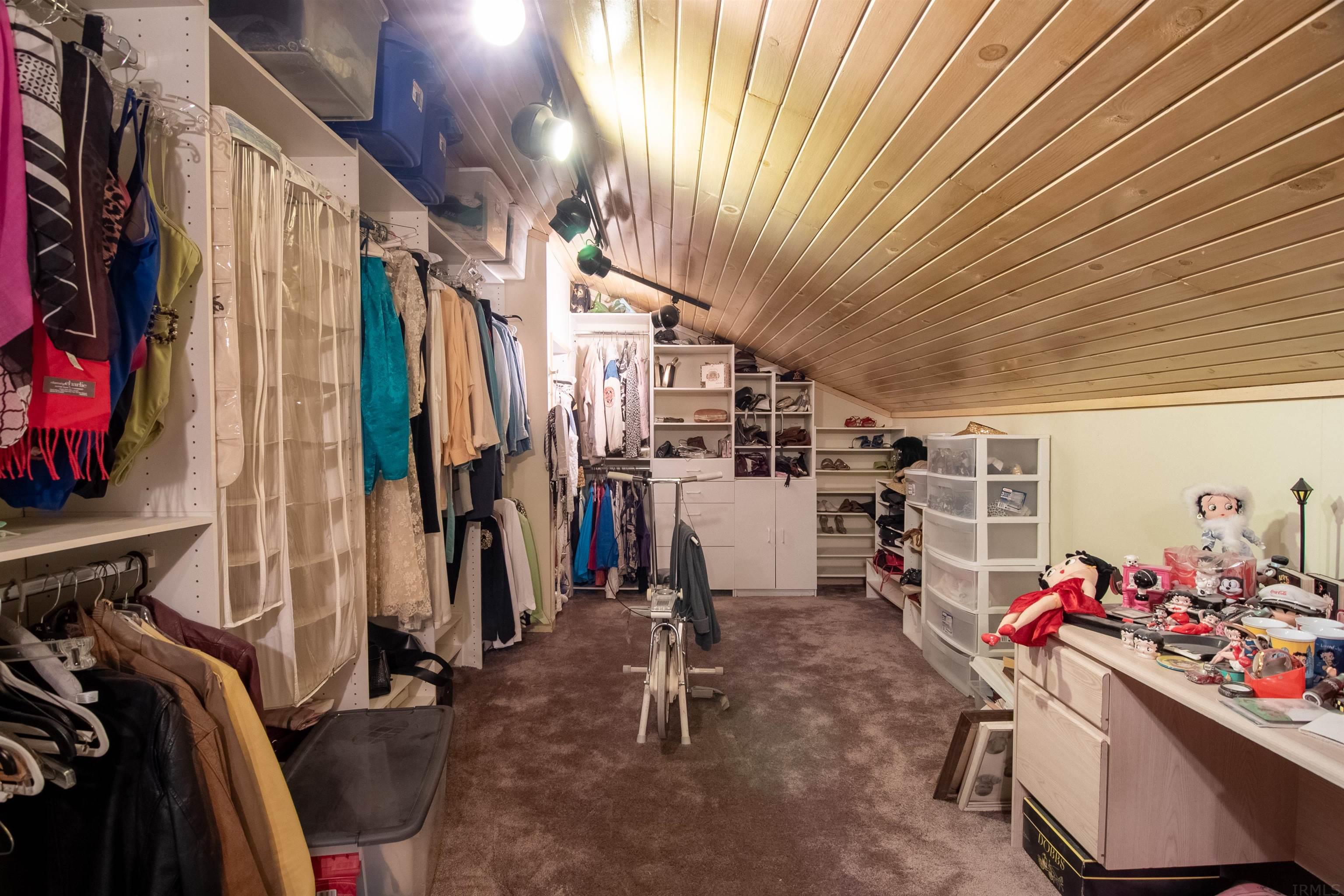 2521 Kingston Point Fort Wayne, IN 46815 - Photo 19 of 28