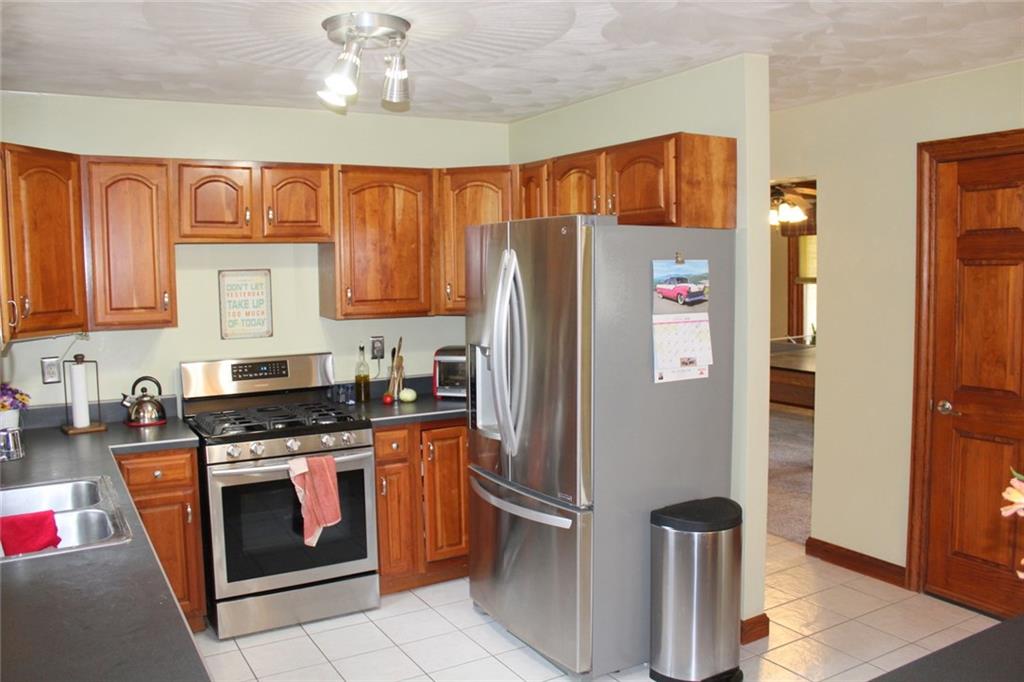 157 Dreher Road Butler, PA 16002 - Photo 7 of 24
