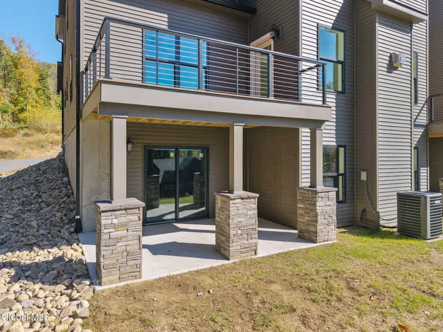 $650,000 | 24 Hill Crest Lane, Unit 6, Lake George, NY 12845