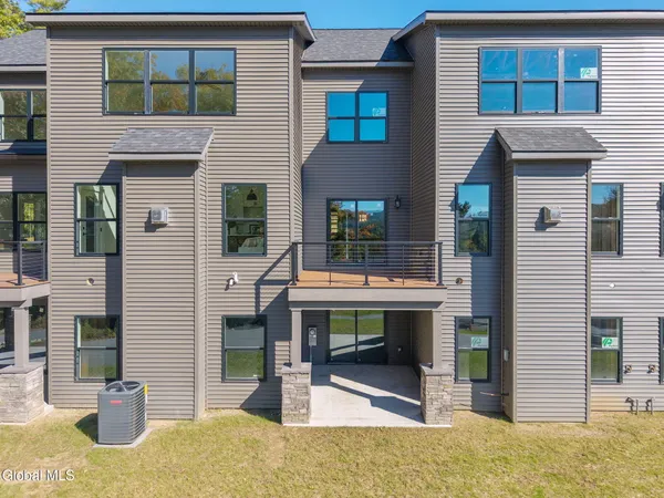 $650,000 | 24 Hill Crest Lane, Unit 6, Lake George, NY 12845
