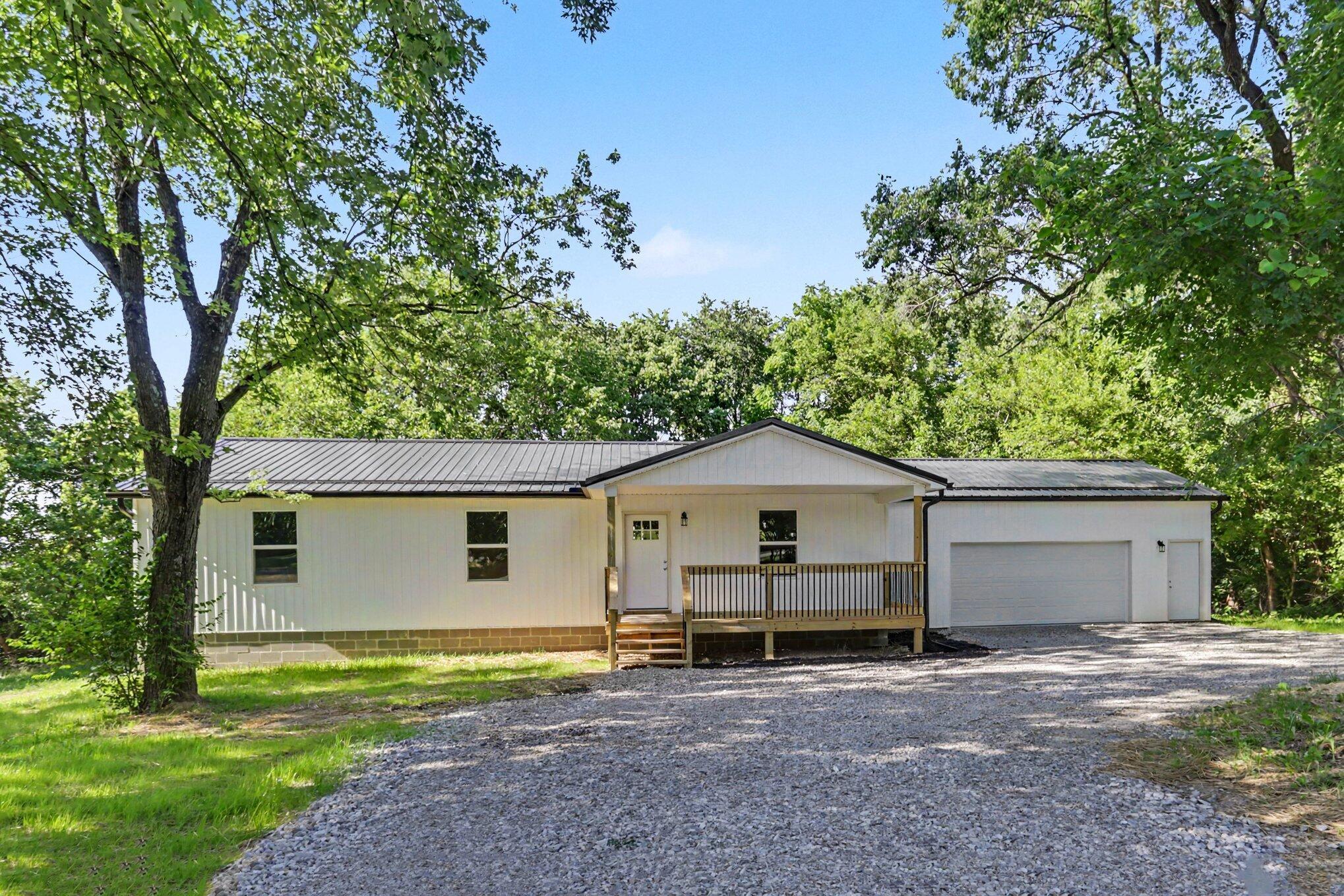 6787 Royalton Road Southwest Lancaster, OH 43130 - Photo 2 of 29