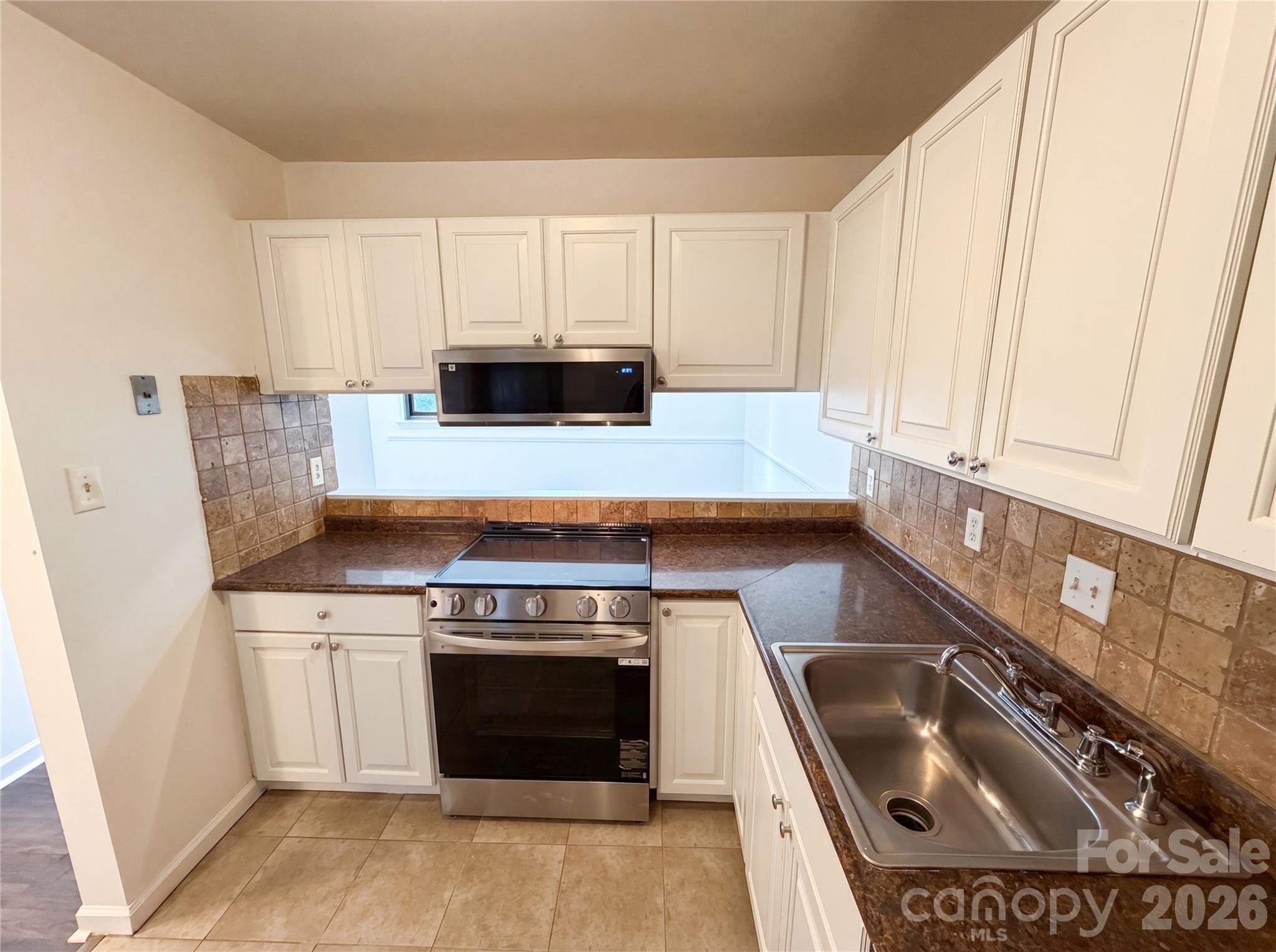 1625 Merry Oaks Road, Unit D Charlotte, NC 28205 - Photo 10 of 19