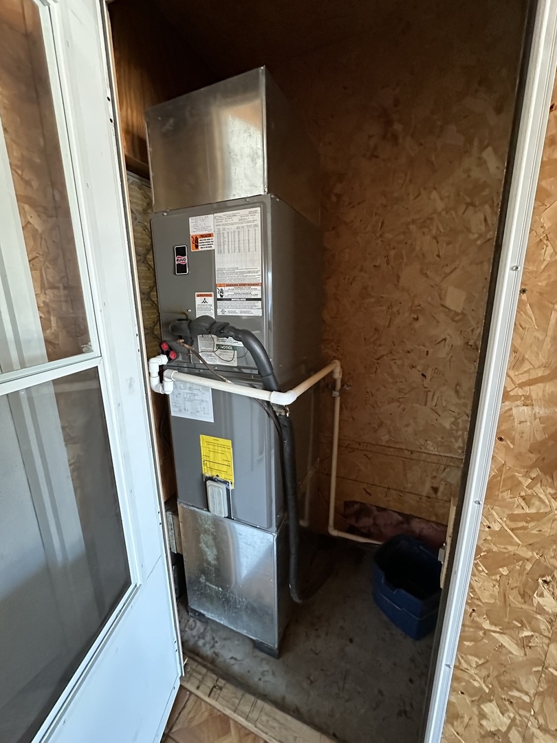 25 North Walnut Street Tamaroa, IL 62888 - Photo 15 of 18 a view of front door