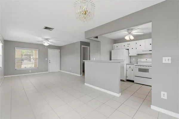 $2,100 | 9992 86th Street, Seminole, FL 33777