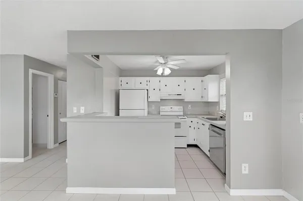 $2,100 | 9992 86th Street, Seminole, FL 33777