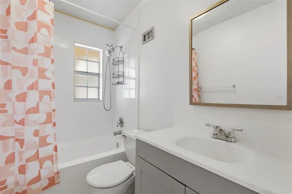 $2,100 | 9992 86th Street, Seminole, FL 33777