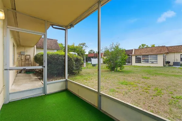 $2,100 | 9992 86th Street, Seminole, FL 33777