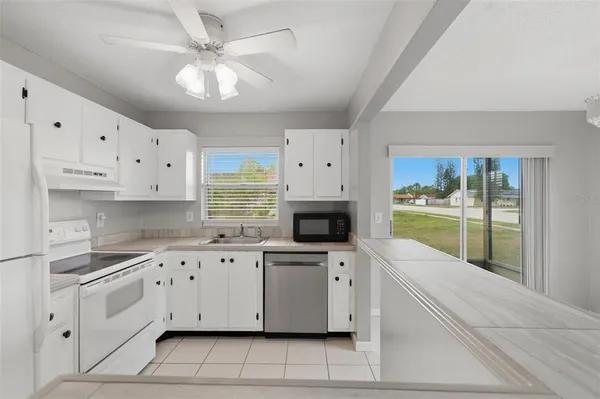 $2,100 | 9992 86th Street, Seminole, FL 33777