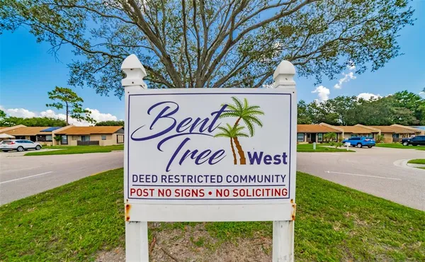 $2,100 | 9992 86th Street, Seminole, FL 33777