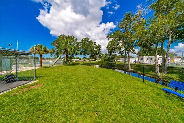 $2,100 | 9992 86th Street, Seminole, FL 33777