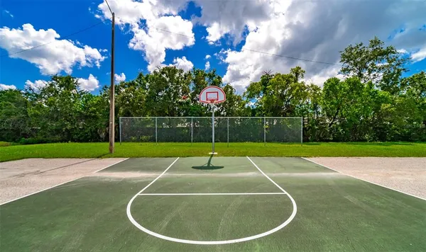 $2,100 | 9992 86th Street, Seminole, FL 33777