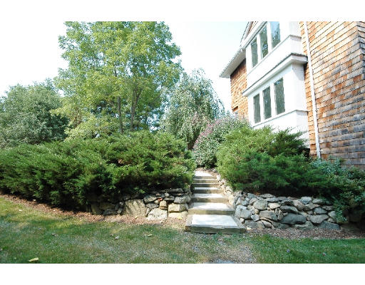 232 Virginia Road Concord, MA 01742 - Photo 25 of 27 Gallery Image 25