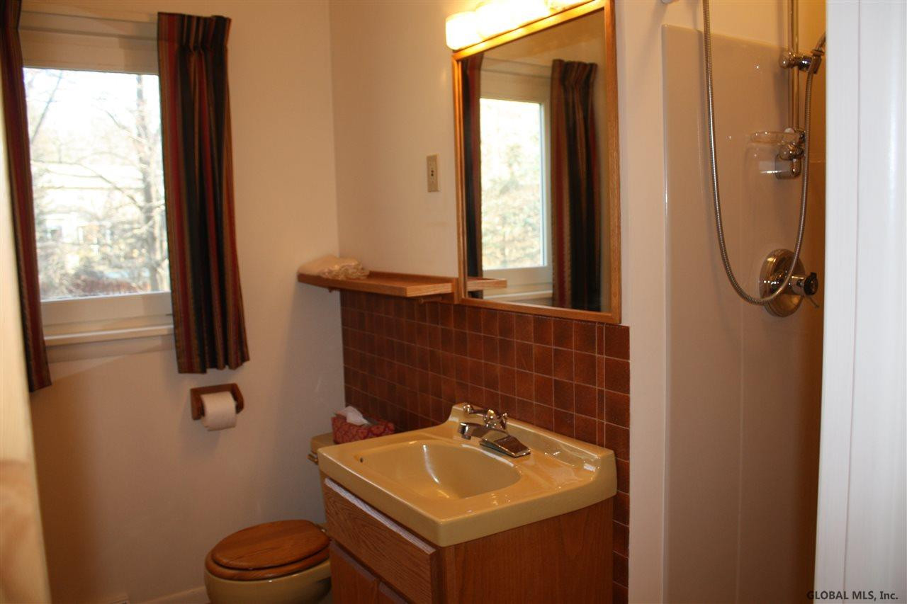 1028 Hickory Road Niskayuna, NY 12309 - Photo 12 of 25 Photo 12