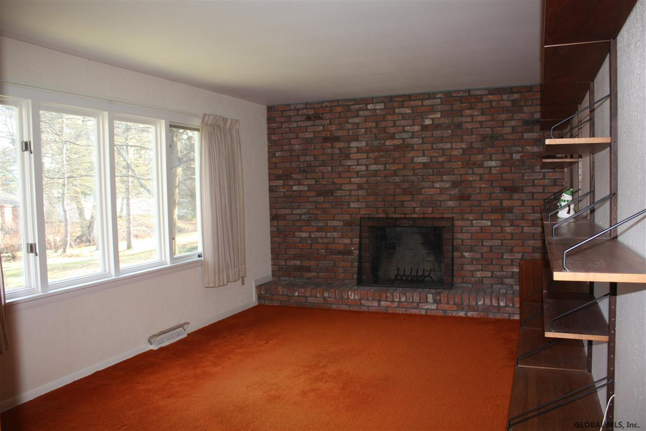 1028 Hickory Road Niskayuna, NY 12309 - Photo 13 of 25 Photo 13