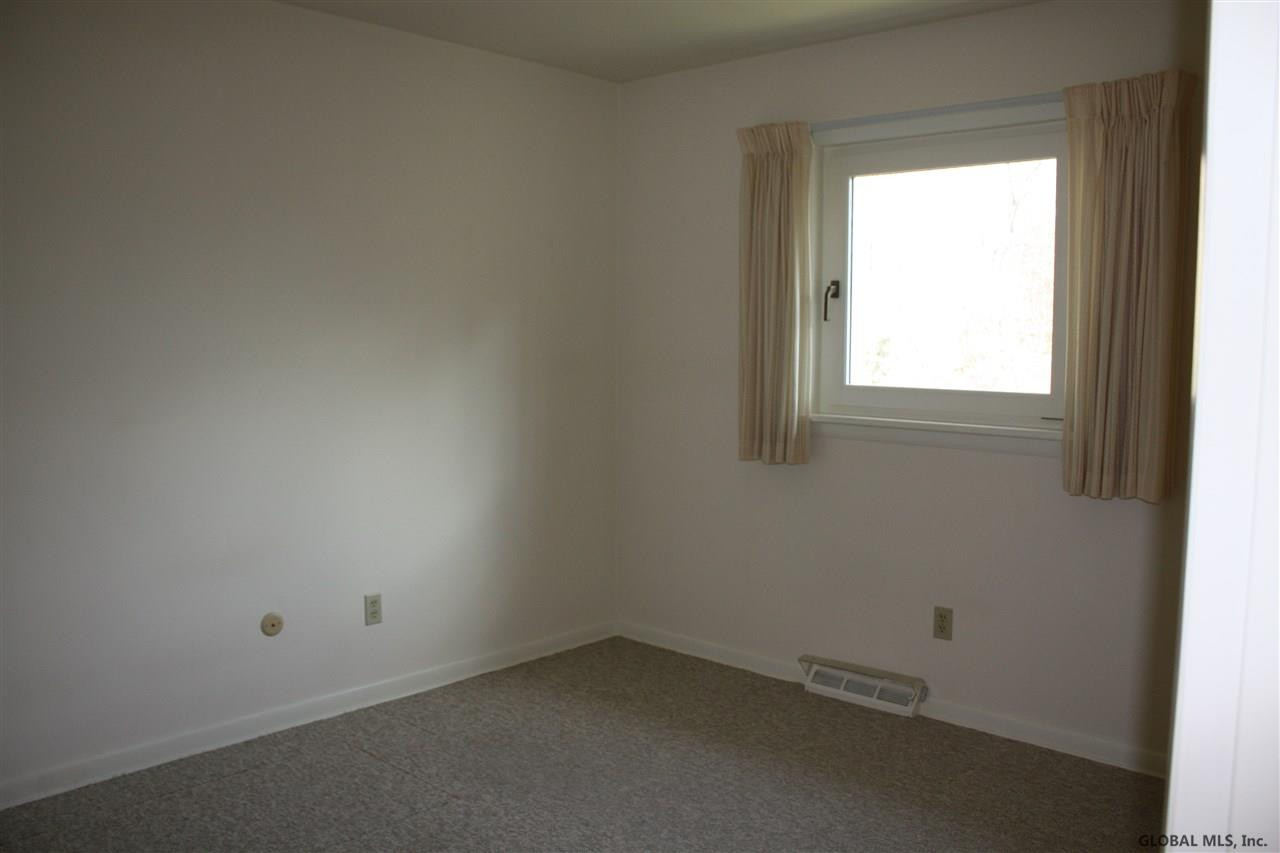 1028 Hickory Road Niskayuna, NY 12309 - Photo 17 of 25 Photo 17
