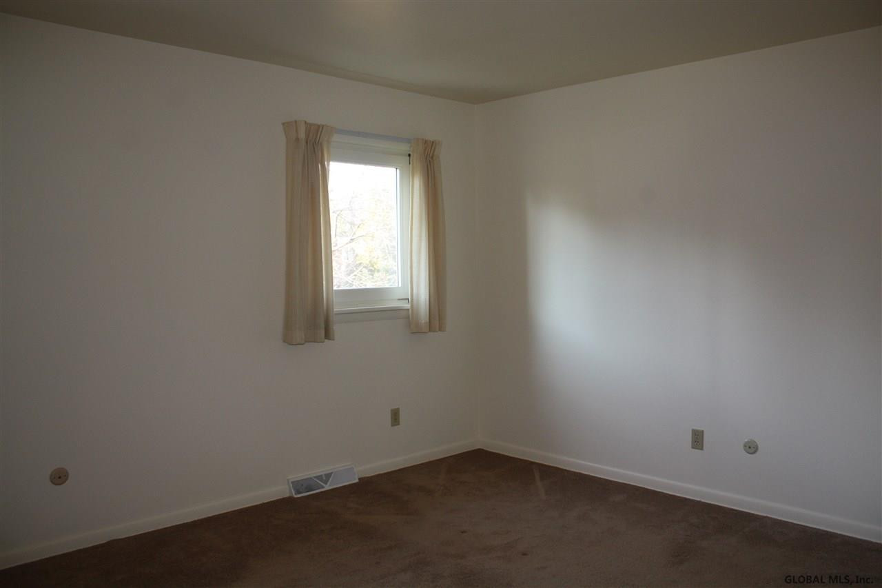 1028 Hickory Road Niskayuna, NY 12309 - Photo 18 of 25 Photo 18