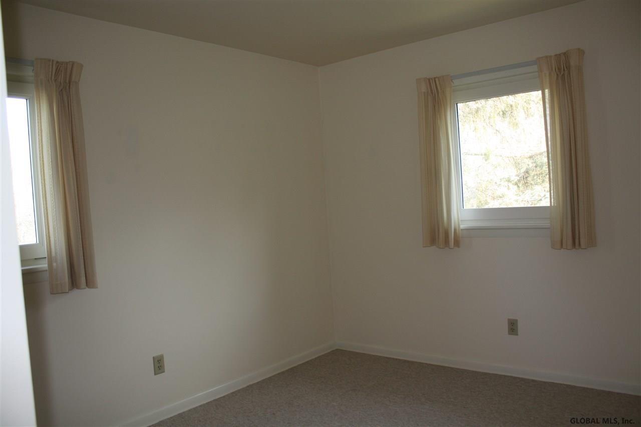 1028 Hickory Road Niskayuna, NY 12309 - Photo 19 of 25 Photo 19
