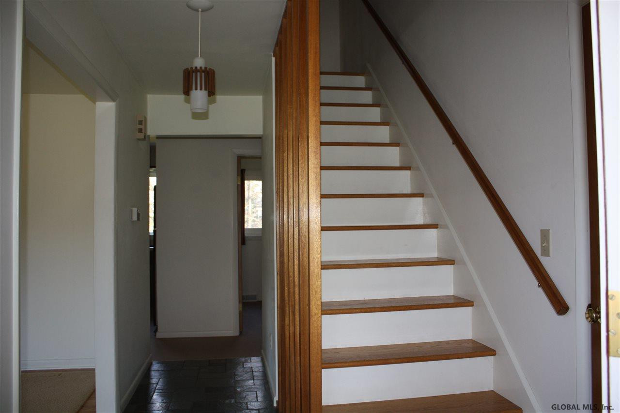 1028 Hickory Road Niskayuna, NY 12309 - Photo 3 of 25 Photo 3