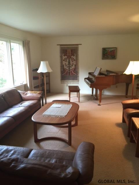 1028 Hickory Road Niskayuna, NY 12309 - Photo 4 of 25 Photo 4
