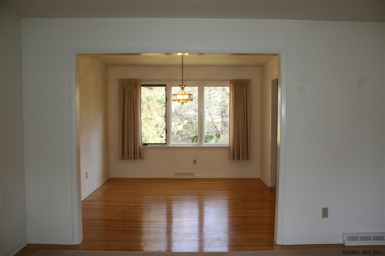 1028 Hickory Road Niskayuna, NY 12309 - Photo 8 of 25 Photo 8