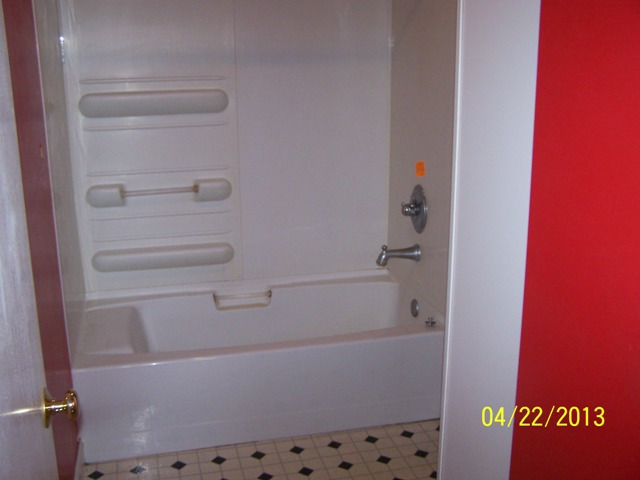 4303 West Crystal Lake Road McHenry, IL 60050 - Photo 8 of 11 Gallery Image 8