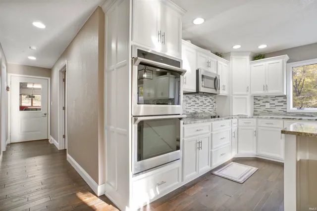 $925,000 | 9756 Cedar Hill Court, Evansville, IN 47710