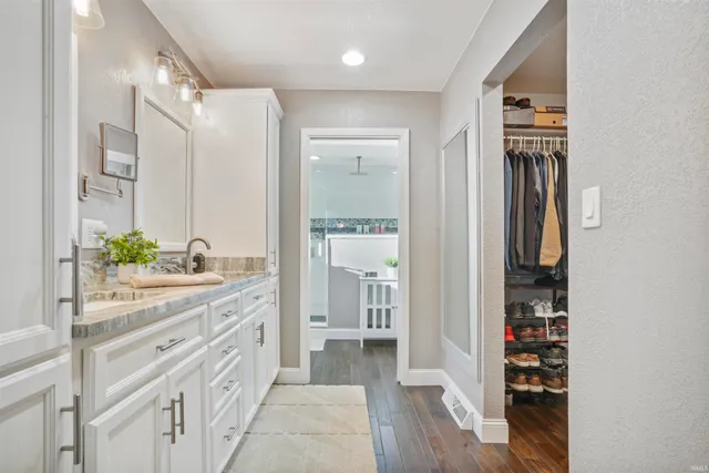 $925,000 | 9756 Cedar Hill Court, Evansville, IN 47710