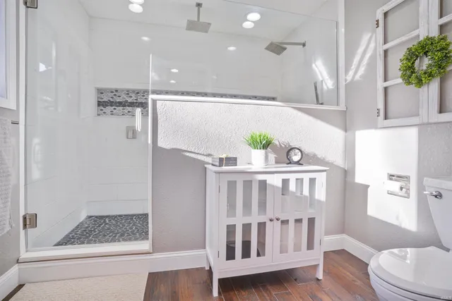 $925,000 | 9756 Cedar Hill Court, Evansville, IN 47710