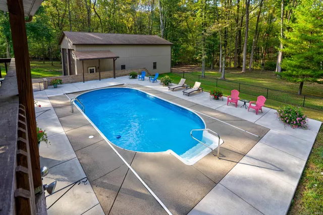 $925,000 | 9756 Cedar Hill Court, Evansville, IN 47710