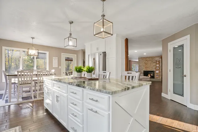 $925,000 | 9756 Cedar Hill Court, Evansville, IN 47710